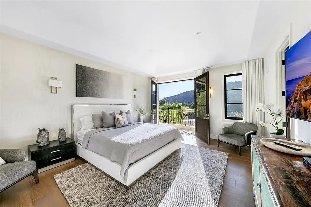 c73da5d415f614013312820f8ecf17d3-uncropped_scaled_within_1536_1152 - Edited